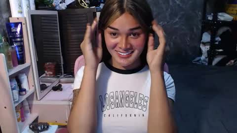 Snapshot of rinayui chatting on March 9, 2026, 4:16 am Rina online show from March 9, 2026, 4:16 am