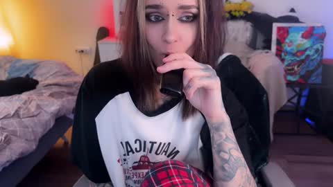   DianaBrite            fansl y online show from February 15, 2026, 1:52 pm