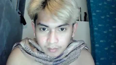 Snapshot of ririhoee chatting on April 1, 2026, 6:49 pm ririhoee online show from April 1, 2026, 6:49 pm