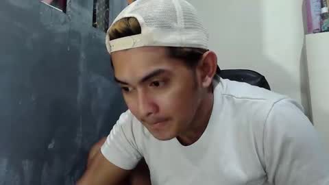 Snapshot of ririhoee chatting on April 3, 2026, 7:28 am ririhoee online show from April 3, 2026, 7:28 am