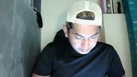 Snapshot of ririhoee chatting on April 4, 2026, 4:37 pm ririhoee online show from April 4, 2026, 4:37 pm