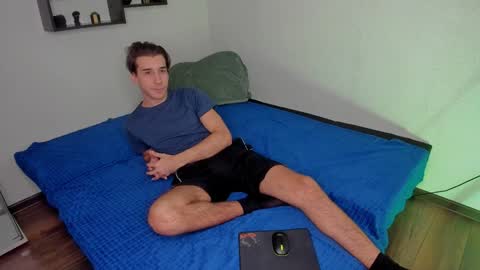 Snapshot of rishu_ chatting on January 7, 2025, 10:43 am VAnitas online show from January 7, 2025, 10:43 am