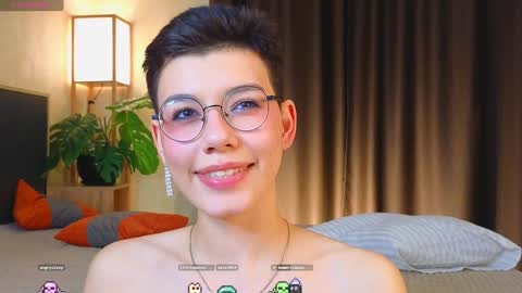 Agnes online show from December 14, 2024, 1:38 pm