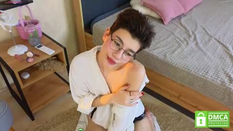 Agnes online show from March 7, 2025, 11:40 am