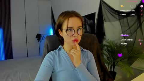 Snapshot of risosweet chatting on May 3, 2026, 8:37 pm Alice online show from May 3, 2026, 8:37 pm