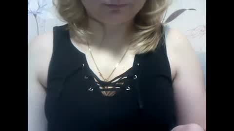 Snapshot of riveramaureen chatting on December 20, 2024, 1:00 pm RiveraMaureen online show from December 20, 2024, 1:00 pm