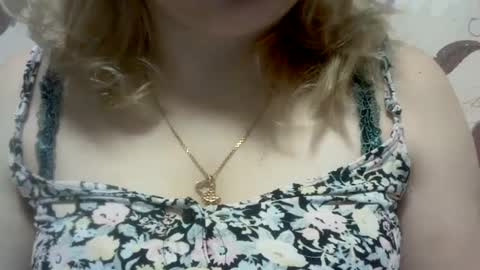 Snapshot of riveramaureen chatting on December 29, 2024, 2:00 pm RiveraMaureen online show from December 29, 2024, 2:00 pm