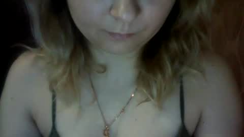 Snapshot of riveramaureen chatting on January 24, 2025, 6:24 am RiveraMaureen online show from January 24, 2025, 6:24 am