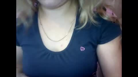 Snapshot of riveramaureen chatting on October 31, 2025, 8:59 am RiveraMaureen online show from October 31, 2025, 8:59 am