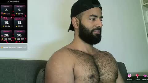 Snapshot of roa32sebas chatting on January 31, 2025, 3:33 pm SebasRoa online show from January 31, 2025, 3:33 pm