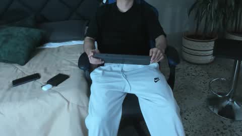 Roan Birkin online show from February 28, 2026, 7:37 pm