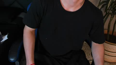 Roan Birkin online show from April 15, 2026, 7:32 pm