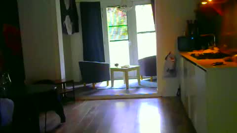 Snapshot of rober10000 chatting on October 12, 2025, 10:47 am rober10000 online show from October 12, 2025, 10:47 am