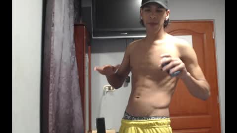 Snapshot of robert_kingg chatting on April 29, 2026, 6:50 am robert_kingg online show from April 29, 2026, 6:50 am