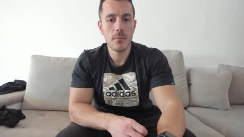 roberto4ever online show from February 25, 2025, 12:45 pm