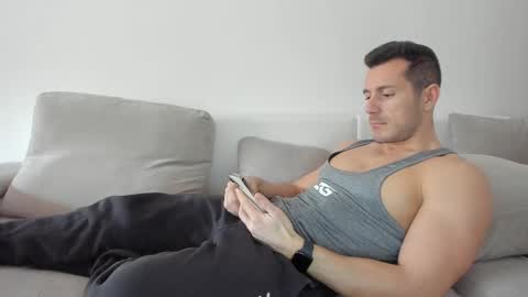 roberto4ever online show from February 28, 2025, 1:14 pm