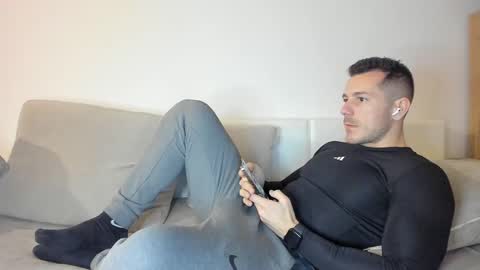 roberto4ever online show from March 7, 2025, 4:33 pm