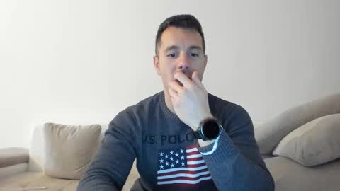 roberto4ever online show from November 18, 2025, 1:04 pm