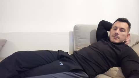 roberto4ever online show from November 28, 2025, 5:26 pm