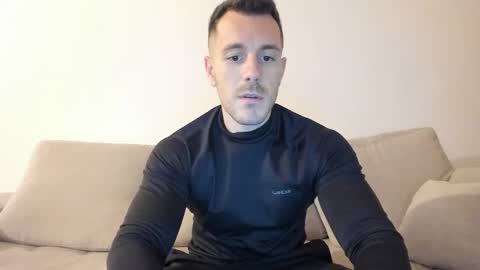 roberto4ever online show from December 19, 2025, 3:19 pm