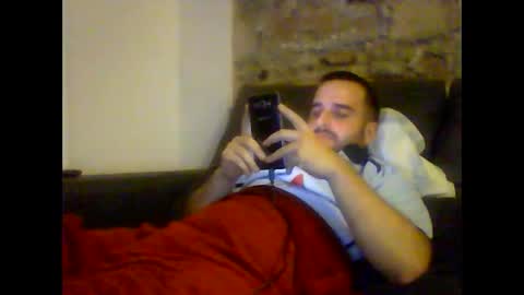 Snapshot of robertoredo chatting on December 21, 2024, 8:43 pm Roberto online show from December 21, 2024, 8:43 pm