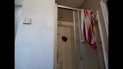 robertsaiz4200 online show from April 16, 2026, 12:33 am