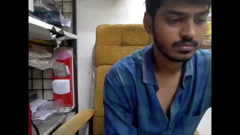 Robertsalia online show from November 3, 2025, 12:39 pm