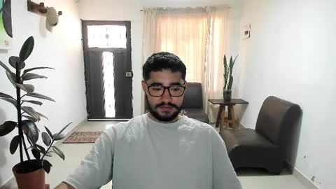 roberx_12 online show from April 12, 2026, 4:45 pm