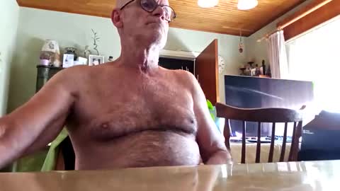 Snapshot of robke1966 chatting on November 7, 2025, 10:15 am robke1966 online show from November 7, 2025, 10:15 am