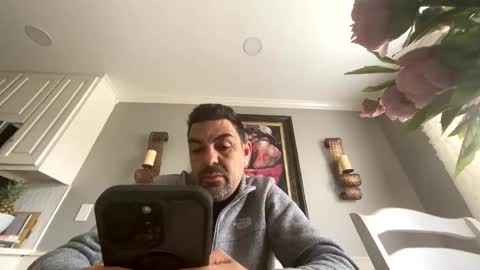 Snapshot of roblatino12 chatting on March 4, 2025, 2:42 pm roblatino12 online show from March 4, 2025, 2:42 pm