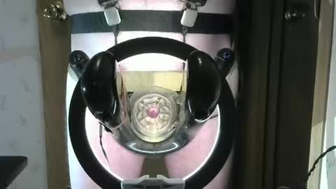 Snapshot of robodickmilker chatting on December 17, 2024, 11:49 am Robodickmilker online show from December 17, 2024, 11:49 am