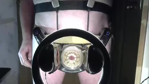 Snapshot of robodickmilker chatting on February 6, 2025, 11:37 pm Robodickmilker online show from February 6, 2025, 11:37 pm