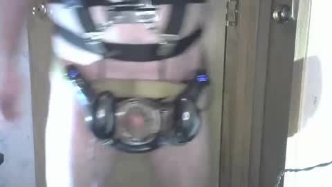 Snapshot of robodickmilker chatting on February 24, 2025, 4:05 am Robodickmilker online show from February 24, 2025, 4:05 am