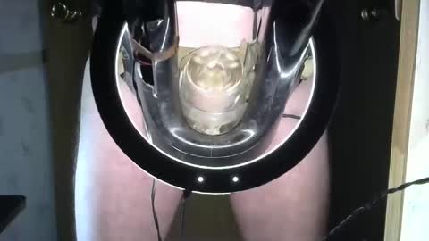 Snapshot of robodickmilker chatting on February 24, 2025, 9:09 pm Robodickmilker online show from February 24, 2025, 9:09 pm