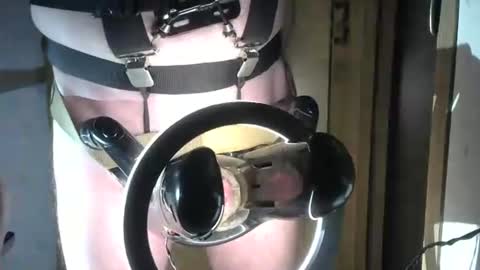 Snapshot of robodickmilker chatting on September 15, 2025, 7:58 pm Robodickmilker online show from September 15, 2025, 7:58 pm