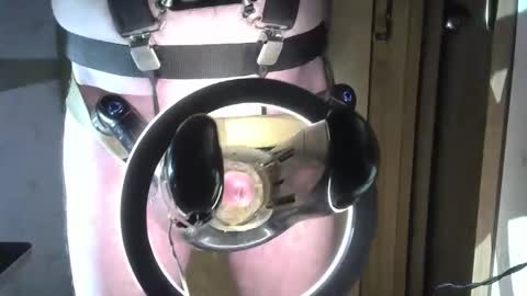 Snapshot of robodickmilker chatting on October 18, 2025, 2:58 am Robodickmilker online show from October 18, 2025, 2:58 am