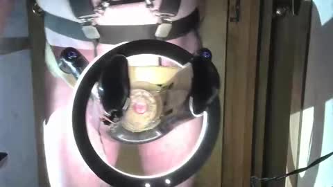 Snapshot of robodickmilker chatting on November 6, 2025, 12:22 am Robodickmilker online show from November 6, 2025, 12:22 am