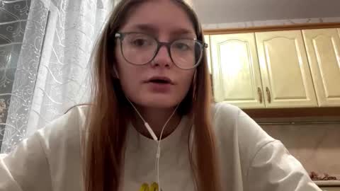 Snapshot of robynsentinella chatting on November 18, 2025, 10:31 am robynsentinella online show from November 18, 2025, 10:31 am