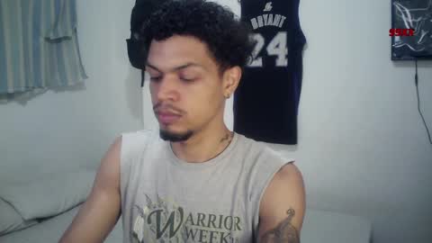 Rocco online show from November 23, 2025, 1:22 pm