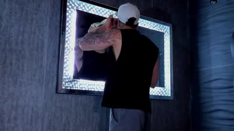 rocco_santos online show from February 3, 2026, 6:46 pm