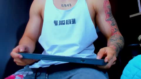 rocco_santos online show from March 8, 2026, 2:04 am