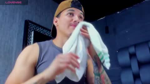 rocco_santos online show from July 17, 2026, 12:39 am