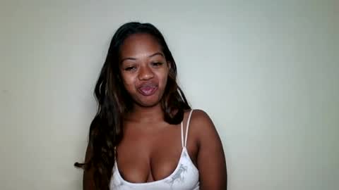 Snapshot of rochellinah chatting on June 21, 2026, 11:02 am rochellinah online show from June 21, 2026, 11:02 am
