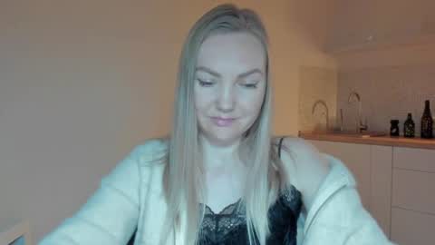 Snapshot of rock__baby chatting on June 13, 2026, 11:46 pm rock__baby online show from June 13, 2026, 11:46 pm