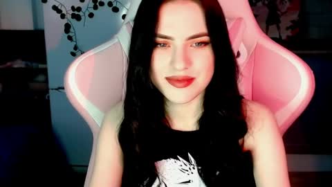 Sophie  online show from December 11, 2024, 10:36 am