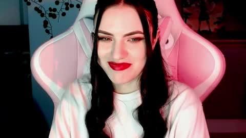 Sophie  online show from December 12, 2024, 2:22 pm