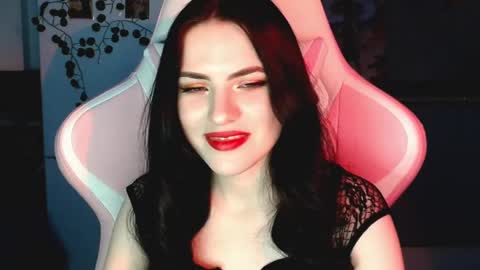 Sophie  online show from December 15, 2024, 1:32 pm