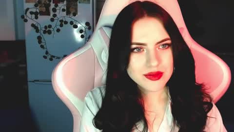 Sophie  online show from December 20, 2024, 1:33 pm