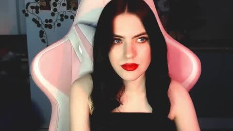 Sophie  online show from December 22, 2024, 10:28 am