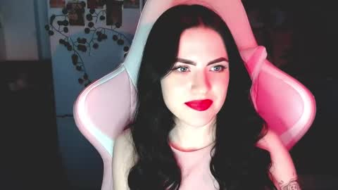 Sophie  online show from February 9, 2025, 4:40 pm